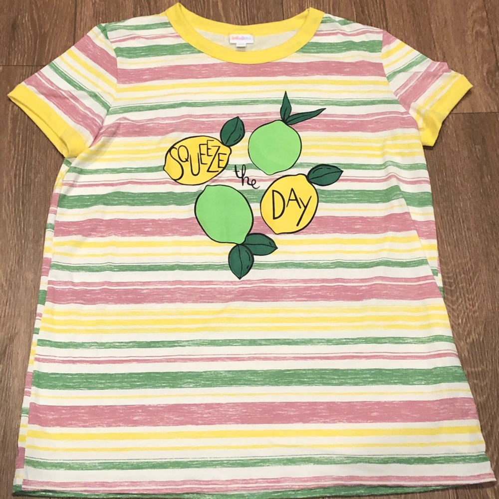NWOT Lularoe LIV T